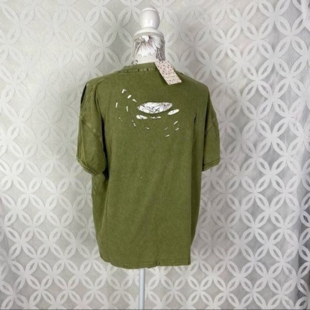 Free People Rubi Ripped Pocket T-Shirt in Bleached Military NWT - Picture 5 of 7